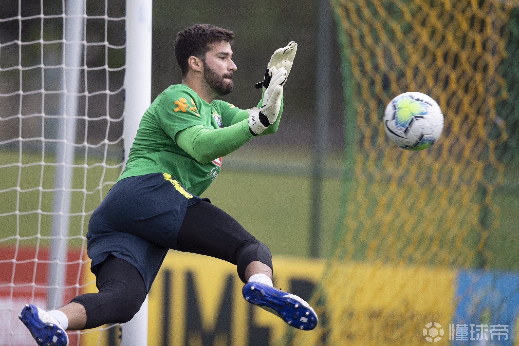 关于巴塞罗那清晨复出首秀；志在社区盾名次提升；震撼外界；球探报告显示潜力的信息九游娱乐