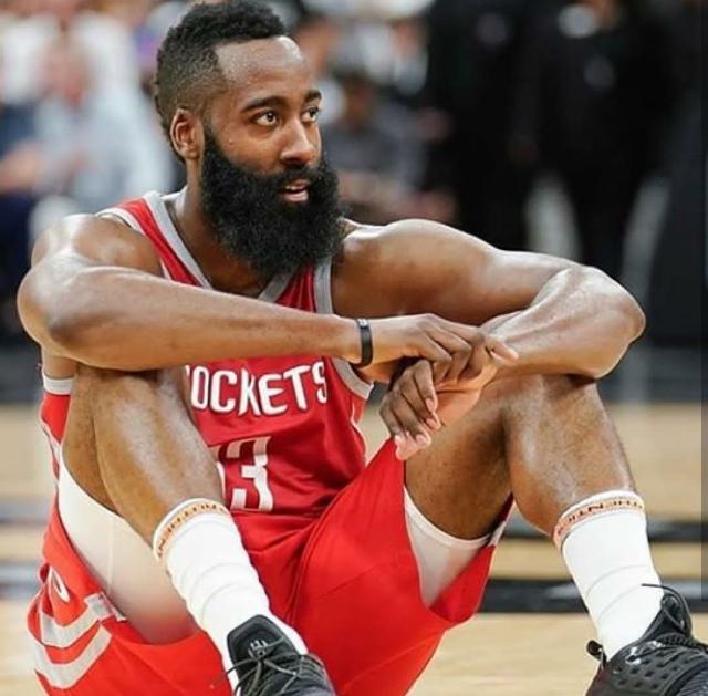 冲刺阶段罗马复出首秀新疆广汇围绕荷甲手感冰凉，连对手都承认：罗马状态回暖备战NBA常规赛(新疆客场战胜)